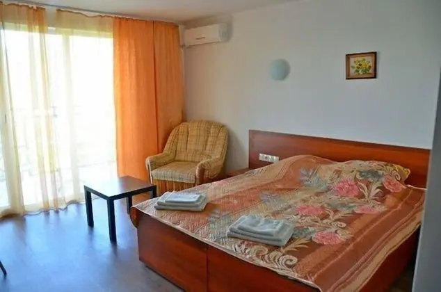 Üç Kişilik Oda