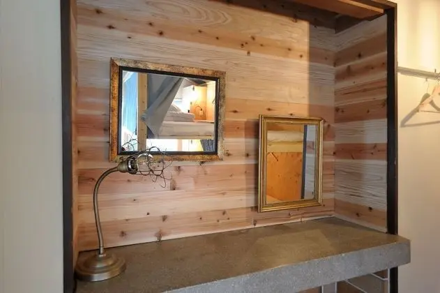 Ortak Ranzalı Oda, Sadece kadınlar için, Ortak Banyo