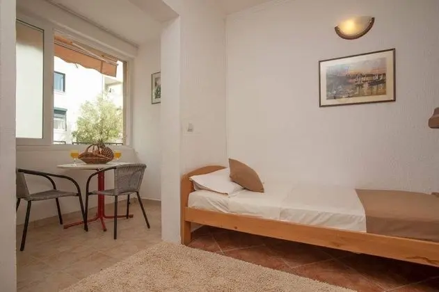Apart Daire, 1 Yatak Odası, Avlu Manzaralı