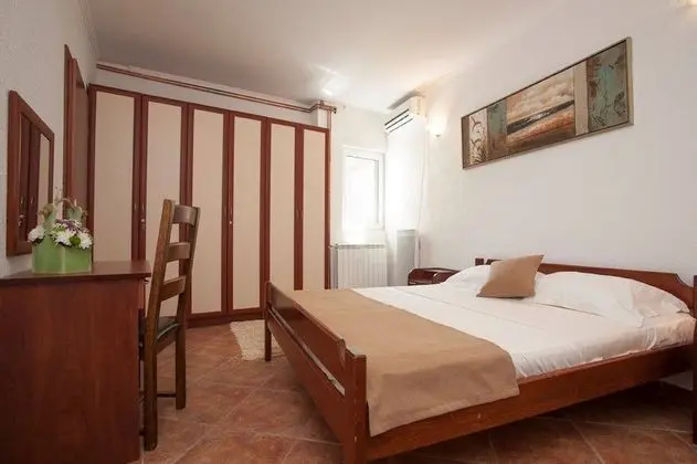 Apart Daire, 1 Yatak Odası, Avlu Manzaralı