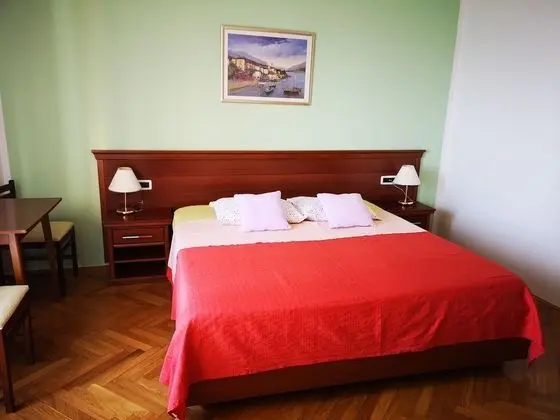 Deluxe Tek Büyük Yataklı Oda, Balkon, Deniz Manzaralı