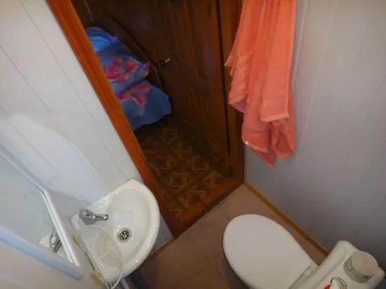 Economy Üç Kişilik Oda, Ortak Banyo