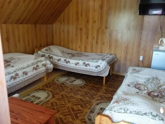 Economy Üç Kişilik Oda, Ortak Banyo