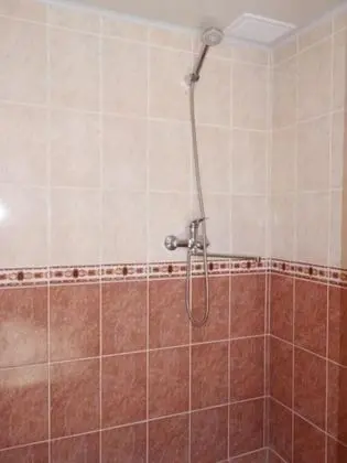 Economy Üç Kişilik Oda, Ortak Banyo