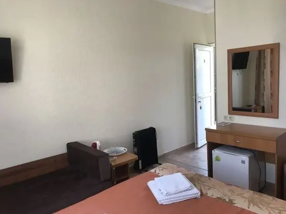 Standard Tek Büyük Yataklı Oda (Shared Balcony)