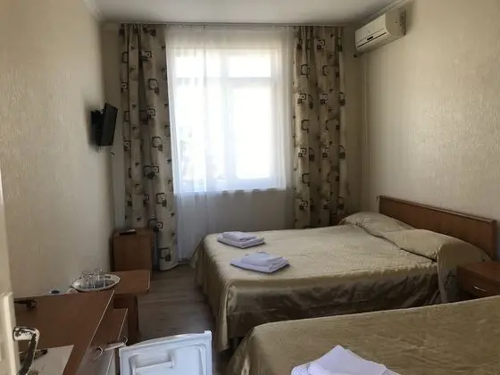 Standard Üç Kişilik Oda (Shared Balcony)