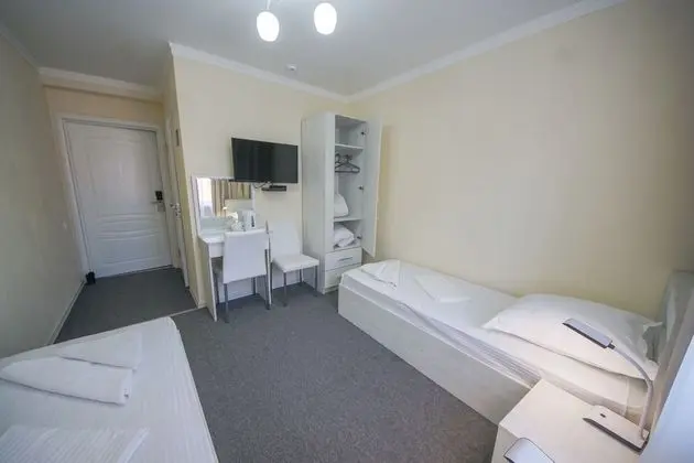 Comfort Tek Büyük veya İki Ayrı Yataklı Oda