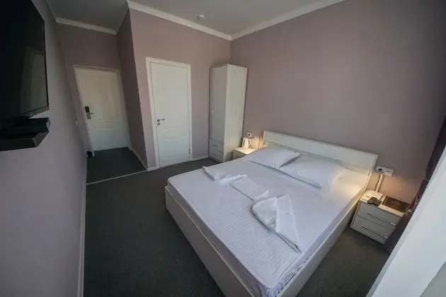 Comfort Tek Büyük veya İki Ayrı Yataklı Oda