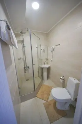 Comfort Tek Büyük veya İki Ayrı Yataklı Oda