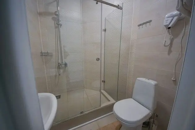 Comfort Tek Büyük veya İki Ayrı Yataklı Oda