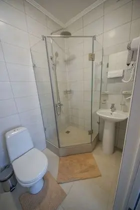 Comfort Tek Büyük veya İki Ayrı Yataklı Oda