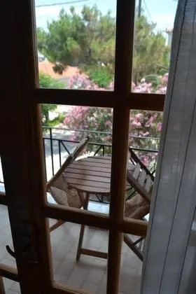 Stüdyo, Bahçe Manzaralı