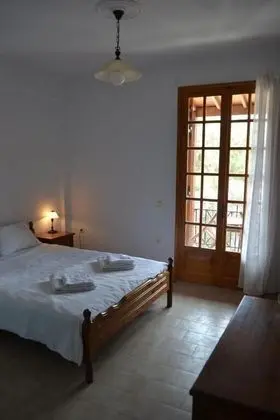 Stüdyo, Bahçe Manzaralı