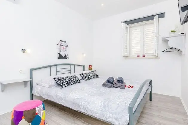 Tek Büyük Yataklı Oda (2)