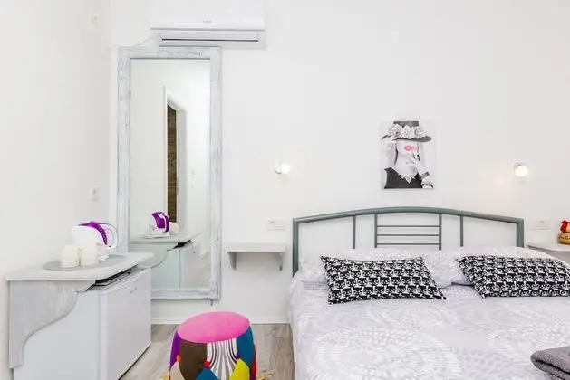 Tek Büyük Yataklı Oda (2)