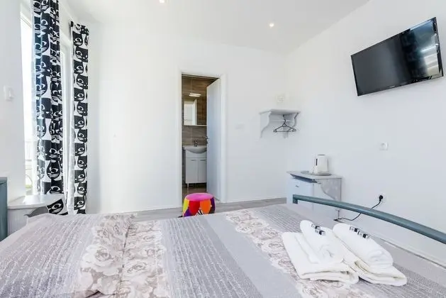 Tek Büyük Yataklı Oda, Balkon, Deniz Manzaralı (1)