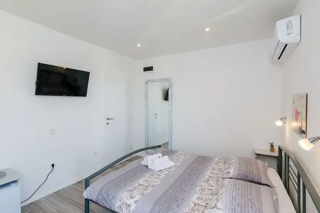 Tek Büyük Yataklı Oda, Balkon, Deniz Manzaralı (1)