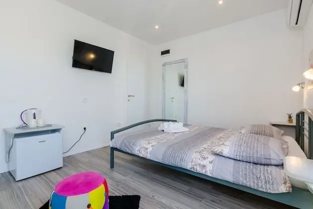 Tek Büyük Yataklı Oda, Balkon, Deniz Manzaralı (1)