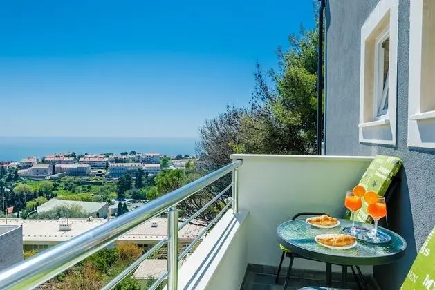 Tek Büyük Yataklı Oda, Balkon, Deniz Manzaralı (1)