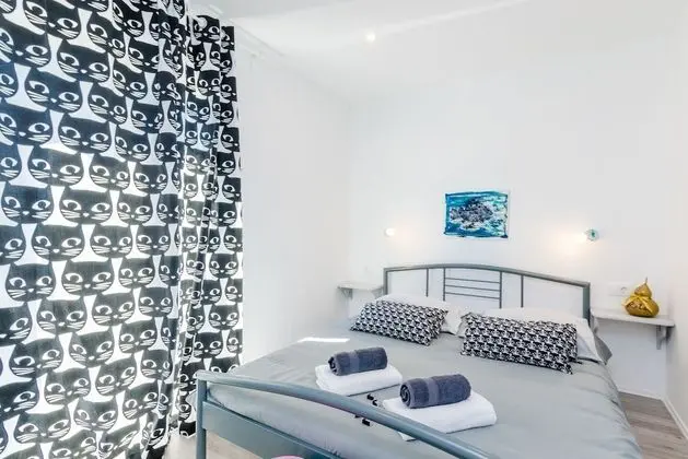 Tek Büyük Yataklı Oda, Balkon, Deniz Manzaralı (3)