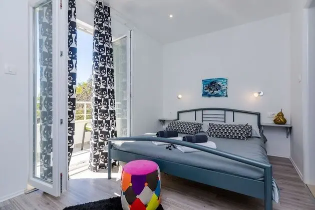 Tek Büyük Yataklı Oda, Balkon, Deniz Manzaralı (3)