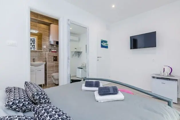 Tek Büyük Yataklı Oda, Balkon, Deniz Manzaralı (3)