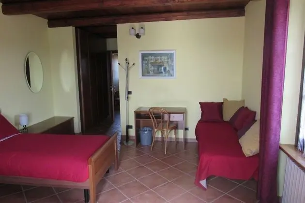 Tek Büyük veya İki Ayrı Yataklı Oda, Tepe Manzaralı