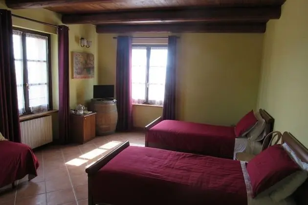 Tek Büyük veya İki Ayrı Yataklı Oda, Tepe Manzaralı