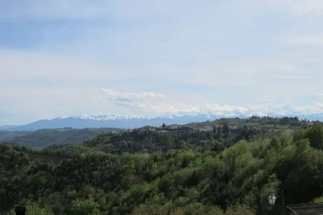 Tek Büyük veya İki Ayrı Yataklı Oda, Tepe Manzaralı