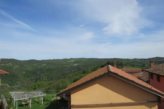 Tek Büyük veya İki Ayrı Yataklı Oda, Tepe Manzaralı