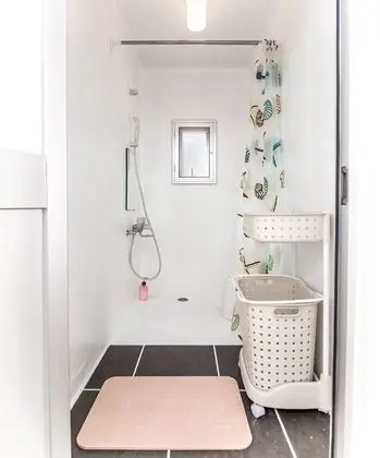 Ortak Ranzalı Oda, Sadece kadınlar için