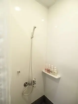 Tek Kişilik Oda, Ortak Banyo