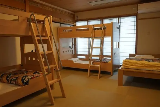 Ortak Ranzalı Oda, Sadece kadınlar için, Sigara İçilmez, Özel Banyo