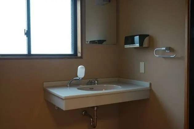 Ortak Ranzalı Oda, Sadece kadınlar için, Sigara İçilmez, Özel Banyo