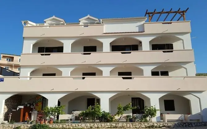 Üç Kişilik Oda (S2)