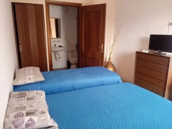 Üç Kişilik Oda