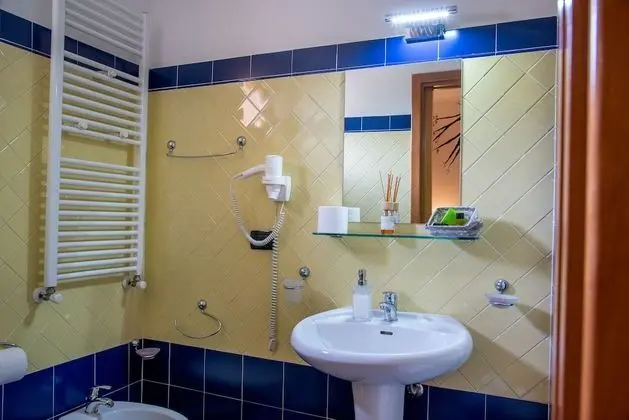 Üç Kişilik Oda, 1 Yatak Odası