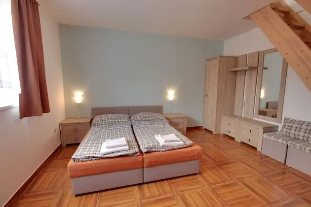 Family Stüdyo, Birden Çok Yatak, Bahçe Manzaralı, Avlu