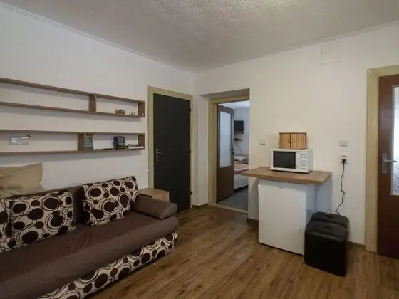 Apart Daire, Zemin Kat