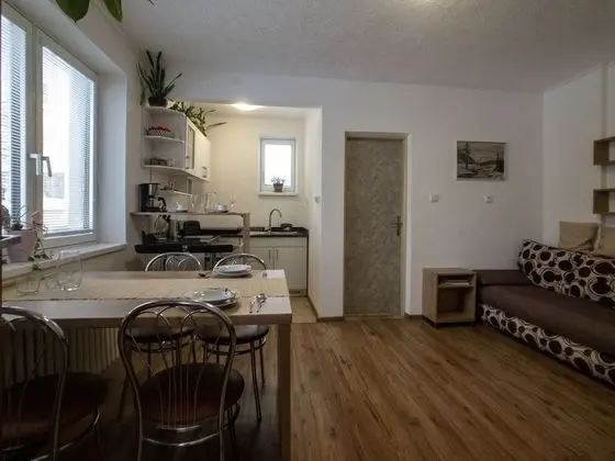 Apart Daire, Zemin Kat