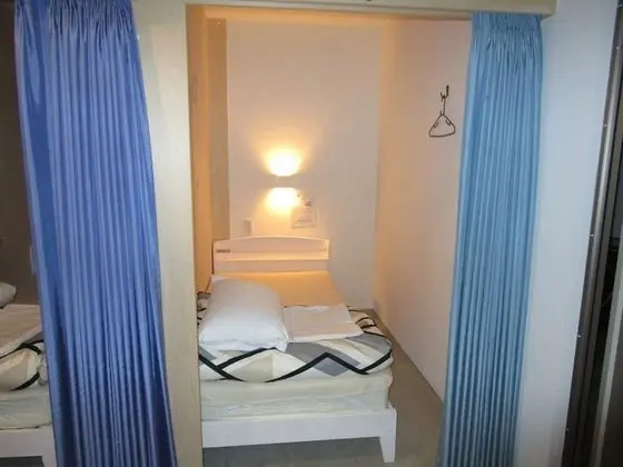 Ortak Ranzalı Oda, Sadece kadınlar için (Single Bed, A)