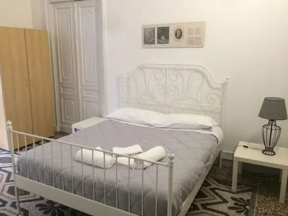 Tek Büyük Yataklı Oda, 1 Büyük (Queen) Boy Yatak, Sigara İçilmez