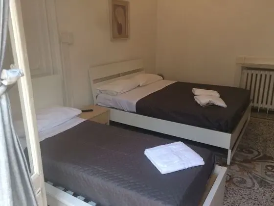 Üç Kişilik Oda, Birden Çok Yatak, Sigara İçilmez