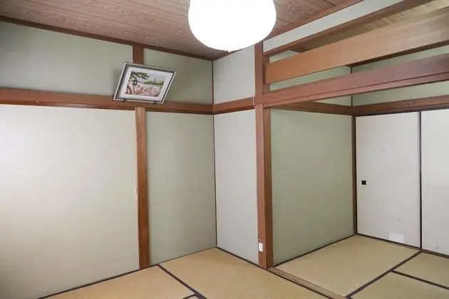 Üç Kişilik Oda, Ortak Banyo
