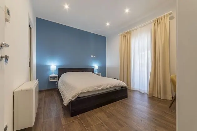 Tek Büyük Yataklı Oda (Salandra Blu)