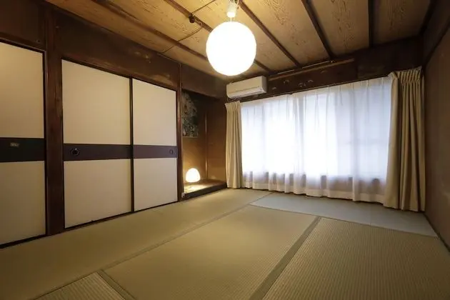 Traditional Üç Kişilik Oda, Ortak Banyo (Japanese Style, Second Floor)