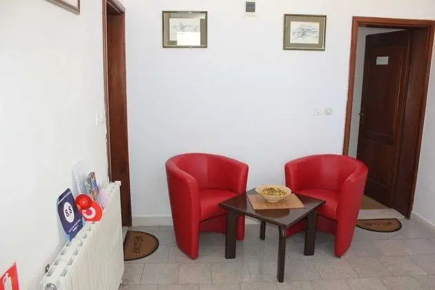 Üç Kişilik Oda (Triple Room with Balcony)