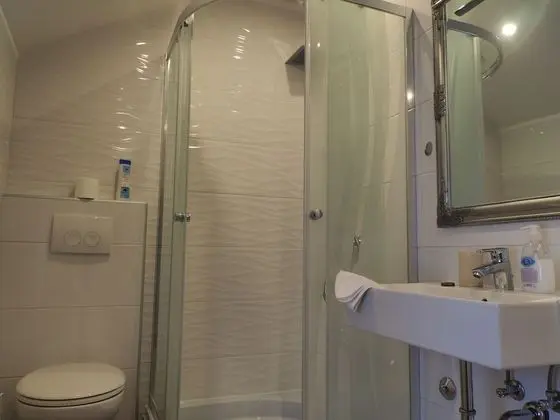 Exclusive Tek Büyük Yataklı Oda, 1 Büyük (Queen) Boy Yatak (7)