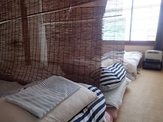 Ortak Ranzalı Oda, Sadece kadınlar için