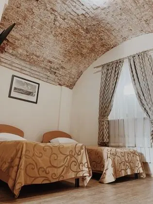 Basic Tek Büyük Yataklı Oda